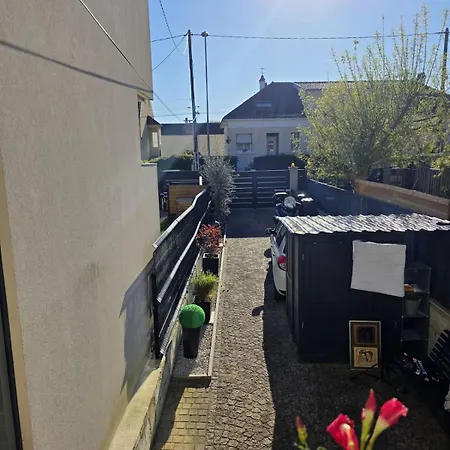 Charming House With Balcony Parking - Direct Paris Casa de férias