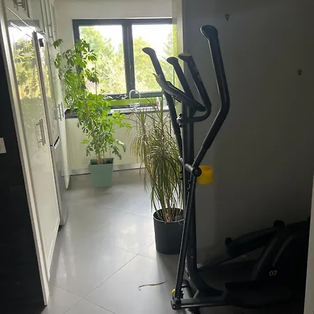 Charming House With Balcony Parking - Direct Paris
